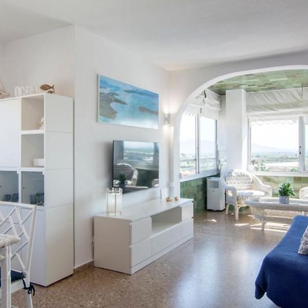 Bright Apartment Steps Away From The Beach Марени Блау Екстериор снимка