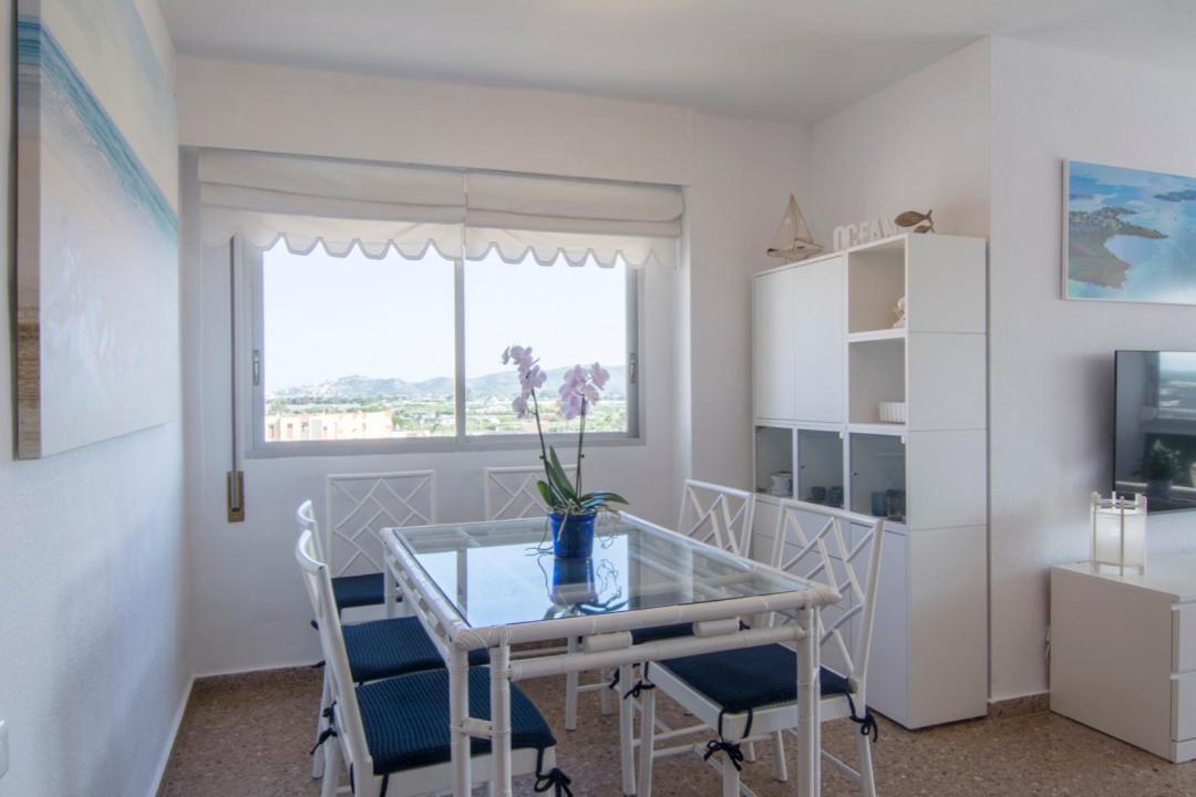 Bright Apartment Steps Away From The Beach Марени Блау Екстериор снимка