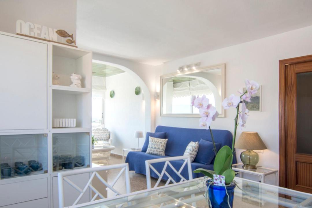 Bright Apartment Steps Away From The Beach Марени Блау Екстериор снимка