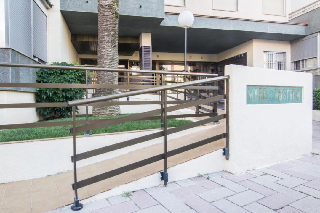 Bright Apartment Steps Away From The Beach Марени Блау Екстериор снимка
